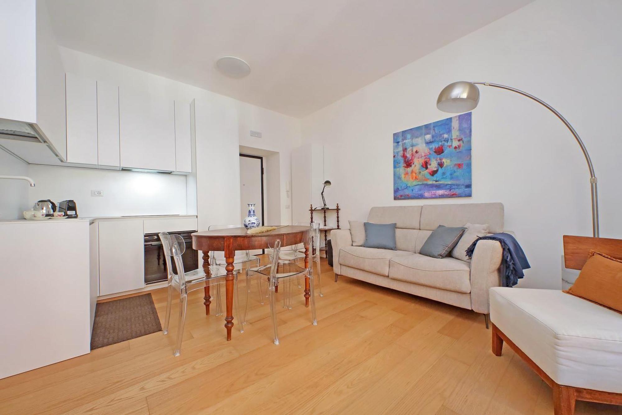 Ych-delightful Flat Near San Giovanni Roma